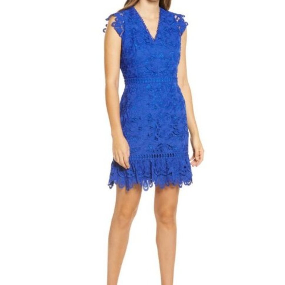 Adelyn Rae - Giselda V-Neck Lace Minidress